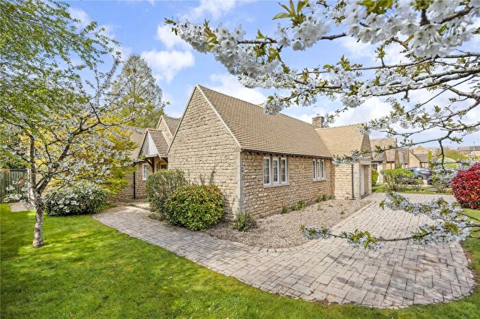 2 Bedroom Bungalow For Sale In Cherry Orchard Close, Chipping Campden, Gloucestershire, GL55