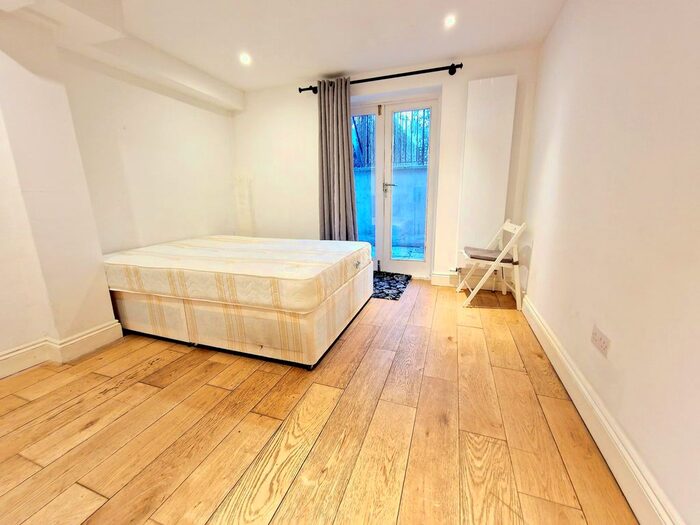 2 Bedroom Flat To Rent In Hanley Road, Finsbury Park, N4