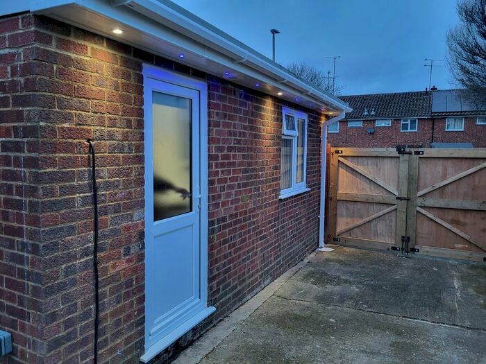 1 Bedroom Studio To Rent In Studio Flat Luton, LU4
