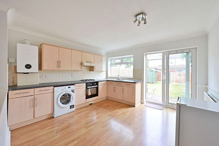 1 Bedroom Flat To Rent In Kohat Road, Wimbledon, London, SW19