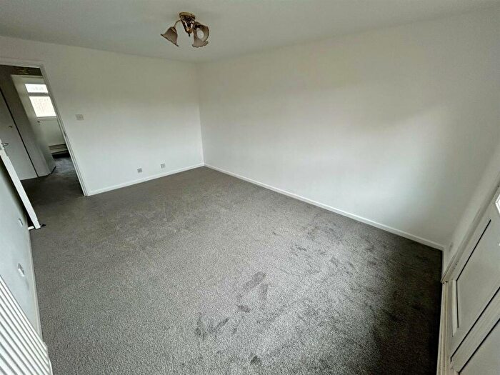 1 Bedroom Flat To Rent In Sevenoaks Close, Romford, RM3