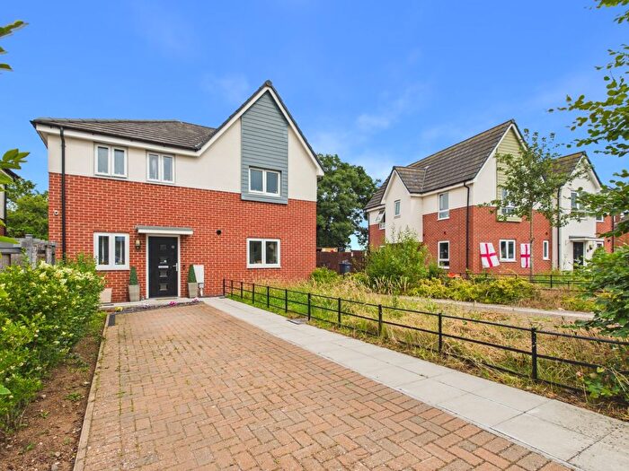 1 Bedroom Semi-Detached House For Sale In Oakley Close, Worcester, Worcestershire, WR2