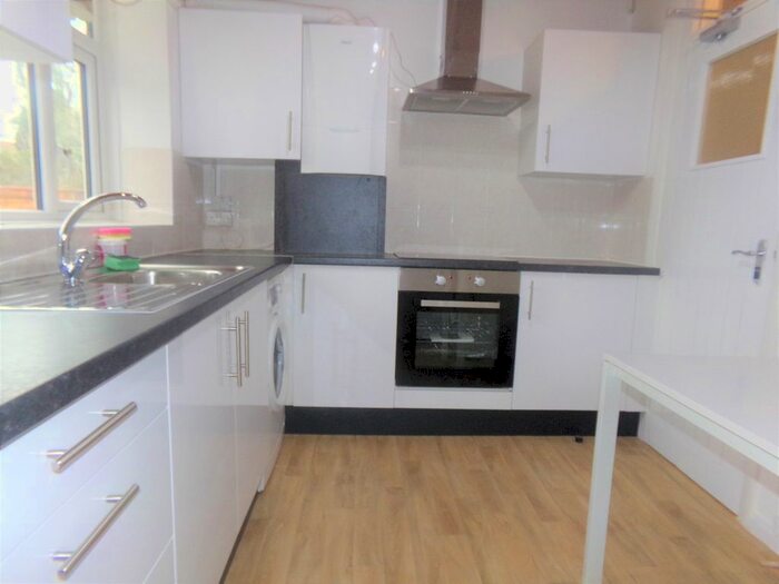 4 Bedroom Flat To Rent In Adams House, Fayland Avenue, London SW16