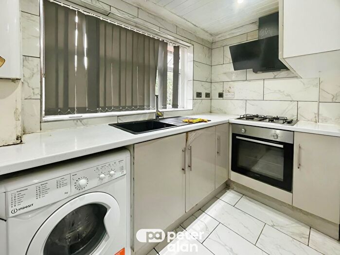 2 Bedroom Flat To Rent In Broadway, Roath, Cardiff, CF24