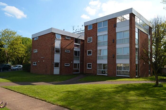 1 Bedroom Flat To Rent In Avalon Close, EN2