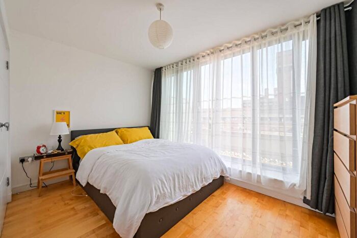 1 Bedroom Flat For Sale In Fairfield Road, , Bow, London, E3