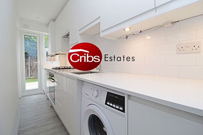 2 Bedroom Maisonette To Rent In Gassiot Road, London, SW17