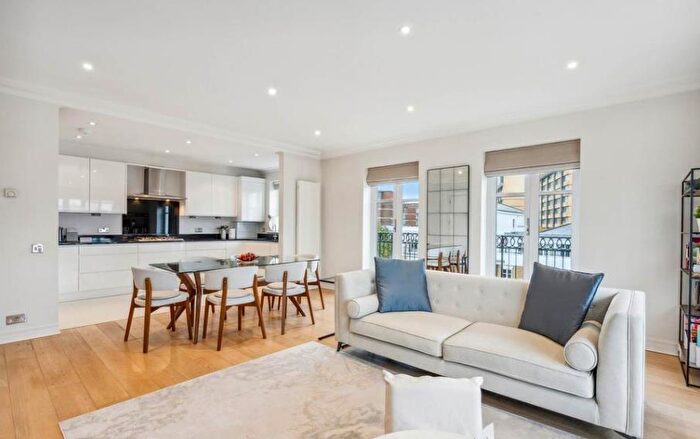 3 Bedroom Apartment To Rent In Lisson Grove, Marylebone, London, NW1