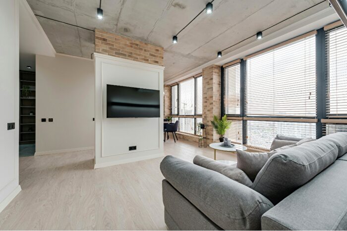 2 Bedroom Apartment For Sale In Central Leeds, LS11