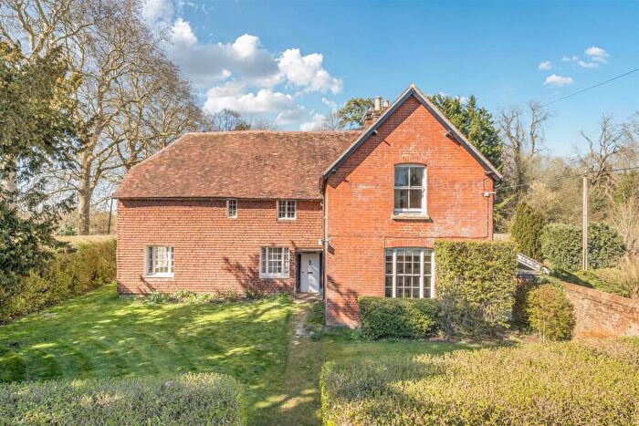 4 Bedroom Farm House For Sale In Kennel Farmhouse, Clarendon, Wiltshire, SP5