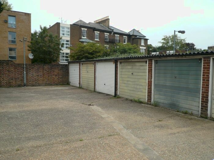 Garage / Parking To Rent In Highbury Grove, London, N5