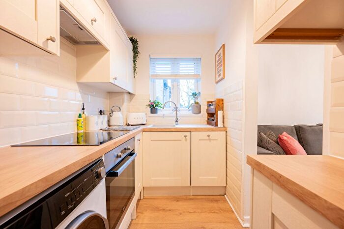1 Bedroom End Terrace House For Sale In Gatcombe, Netley Abbey, Southmapton, SO31