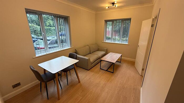 2 Bedroom Flat To Rent In Candleford Road, Withington, Manchester, M20