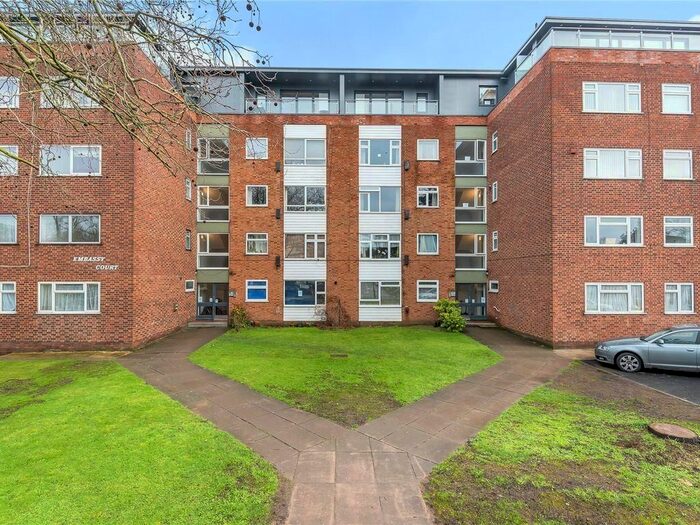 2 Bedroom Flat To Rent In Bounds Green Road, London N11