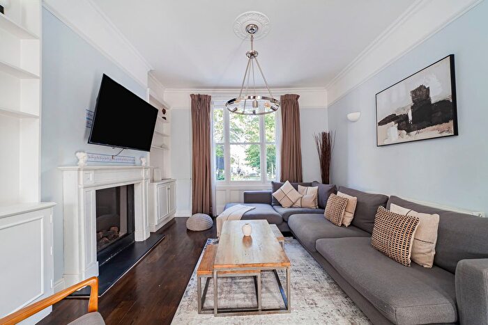 3 Bedroom Flat To Rent In Goldney Road, London, W9