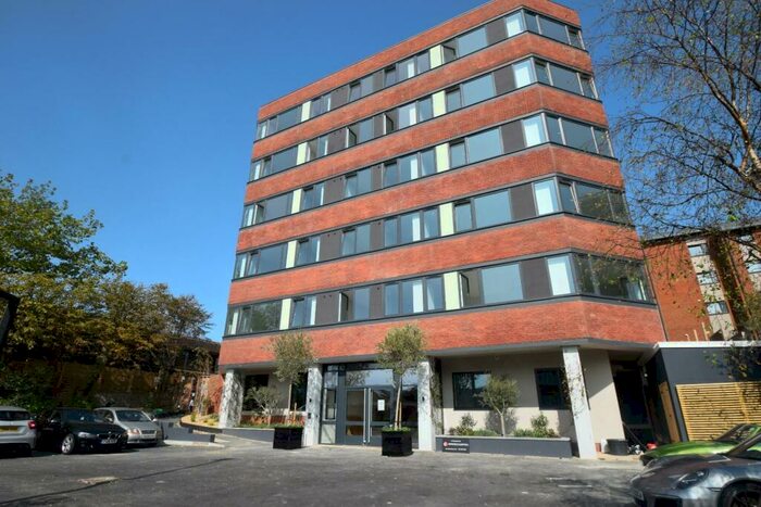 1 Bedroom Apartment To Rent In Upperton Road, Eastbourne, BN21