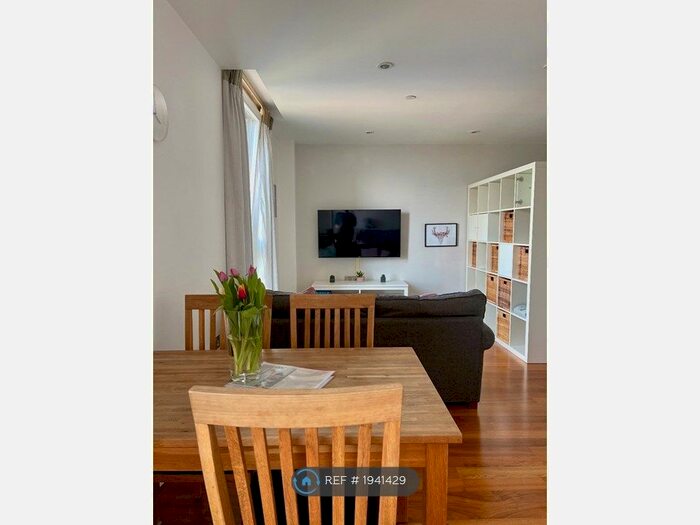 1 Bedroom Flat To Rent In The Hayes, Cardiff, CF10