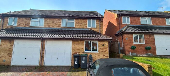 3 Bedroom House To Rent In Musson Close, Irthlingborough, Wellingborough, NN9