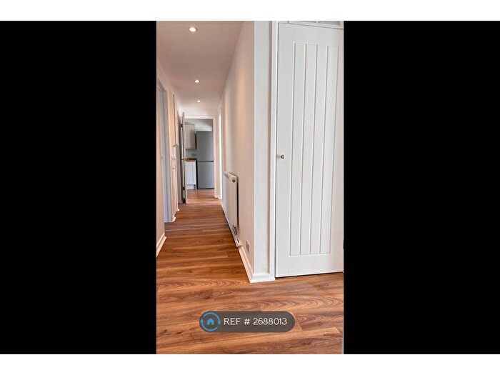 2 Bedroom Flat To Rent In Shepherds Row, Andover, SP10