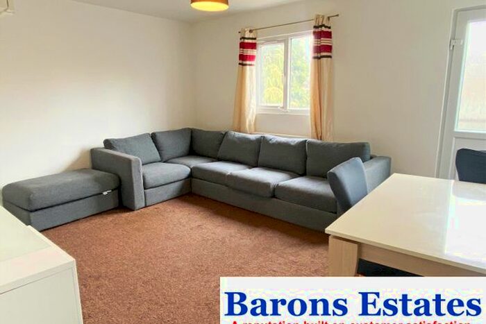 2 Bedroom Flat To Rent In Watling Street, Radlett WD7
