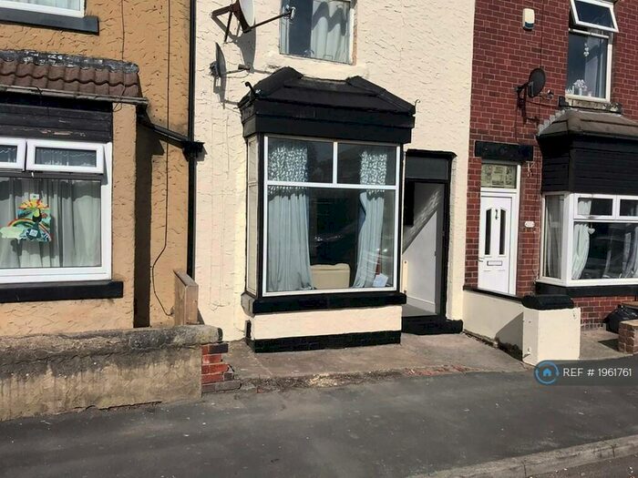 4 Bedroom Terraced House To Rent In Bramley, Leeds, LS13