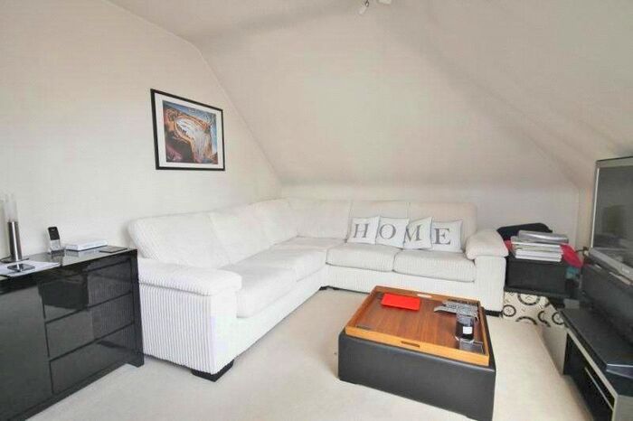 2 Bedroom Flat To Rent In Vicarage Road, Egham, Surrey, TW20