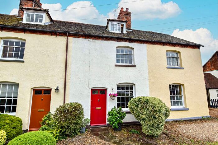 3 Bedroom Terraced House For Sale In Station Road, Kings Langley, WD4
