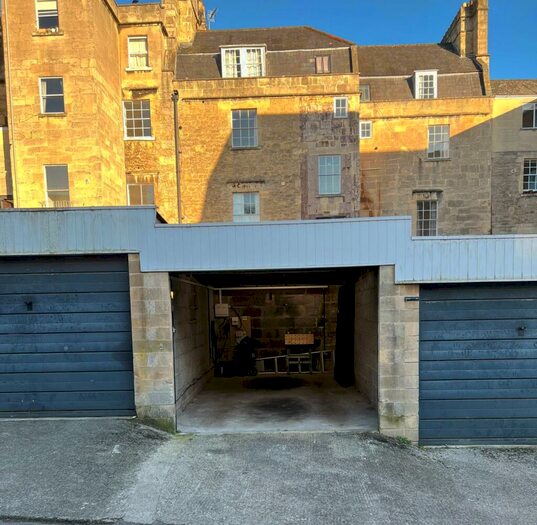 Garage / Parking To Rent In Circus Place, Bath, BA1