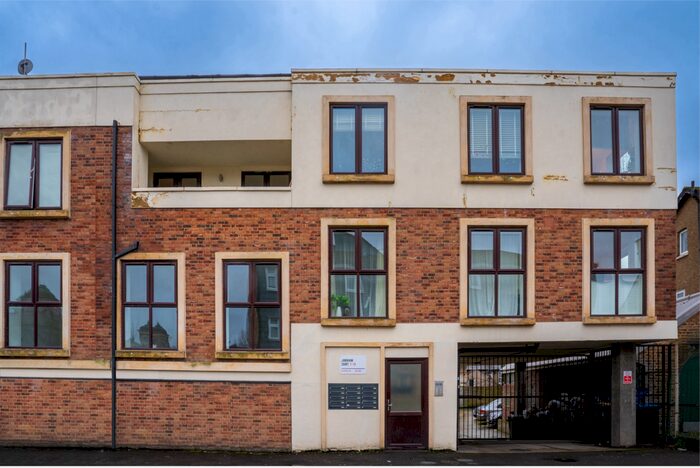 2 Bedroom Flat To Rent In Langham Court, A Suffolk Road, London, SE25