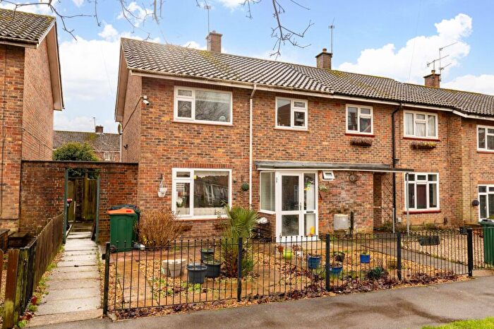 3 Bedroom End Of Terrace House For Sale In Priors Walk, Crawley, RH10