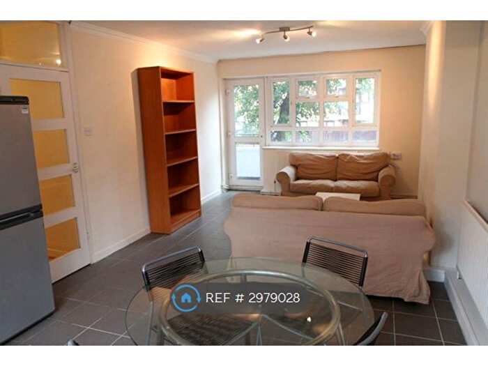 3 Bedroom Flat To Rent In Browning House, London, N16