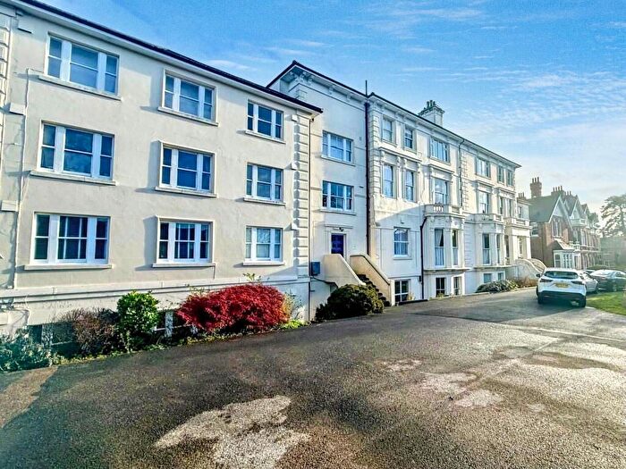 2 Bedroom Flat For Sale In Amherst Road, Tunbridge Wells, TN4