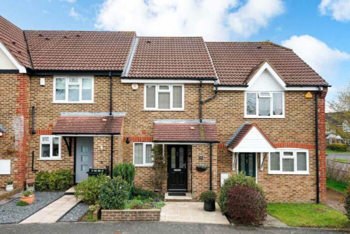 2 Bedroom Property For Sale In Glenmore Gardens, Abbots Langley, WD5