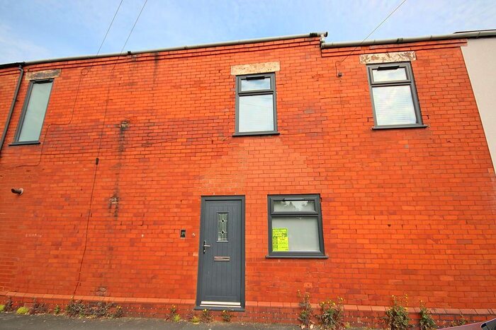 2 Bedroom Flat To Rent In Padgate Lane, Warrington, WA1