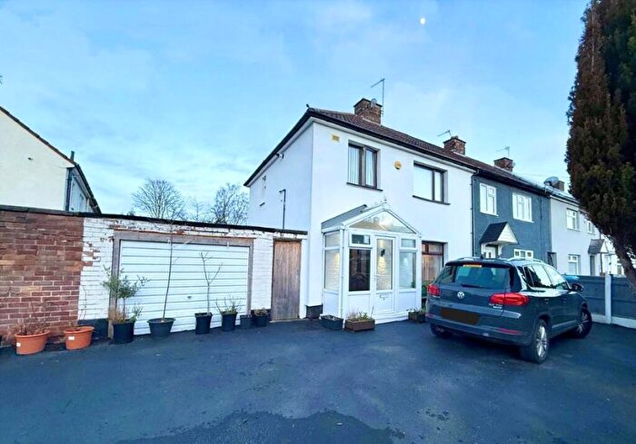3 Bedroom Town House For Sale In Aspes Road, Liverpool, Merseyside, L12