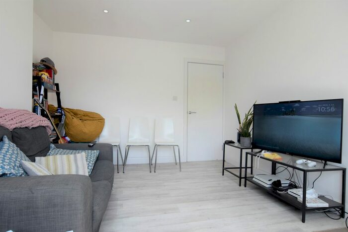 1 Bedroom Flat To Rent In Upper Tollington Park, Finsbury Park, London, N4