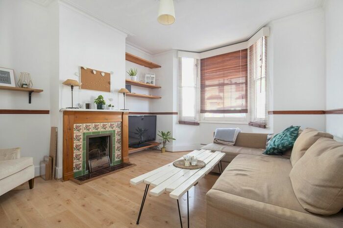 1 Bedroom Flat To Rent In Cochrane Road, Wimbledon, SW19