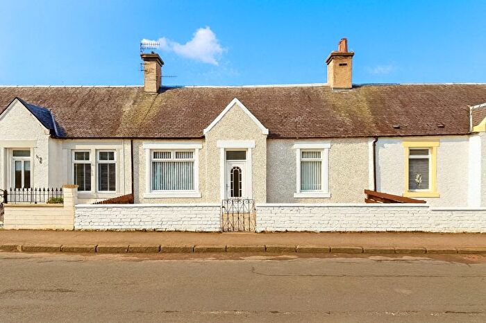 2 Bedroom Cottage For Sale In Broomknowe, Dalmellington, KA6