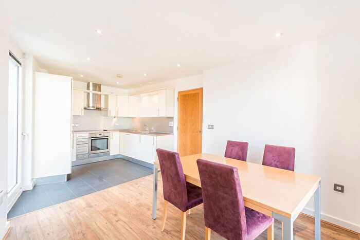 2 Bedroom Flat To Rent In Brewery Square, Clerkenwell, London, EC1V