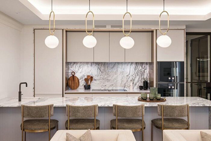 1 Bedroom Flat For Sale In Three Kings Yard, London, W1K