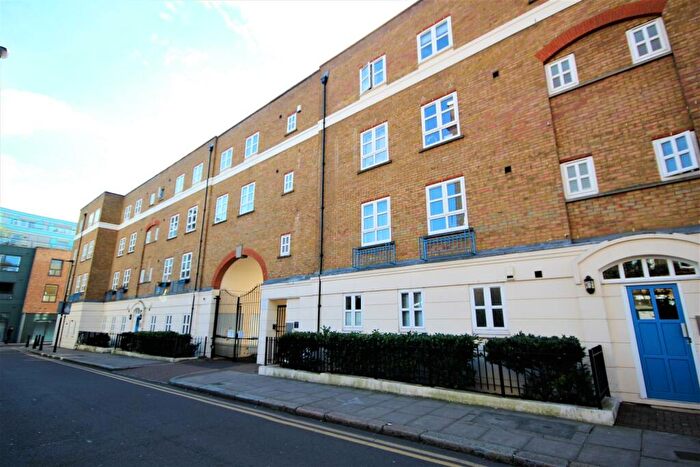 2 Bedroom Apartment To Rent In St Matthews Row, Shoreditch, E2