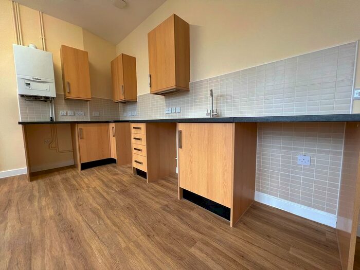 1 Bedroom Flat To Rent In Park Street, Treforest, Pontypridd, CF37