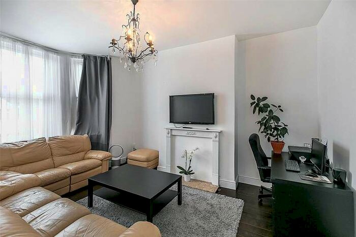 4 Bedroom Maisonette Flat To Rent In Talbot Road, Wembley HA0