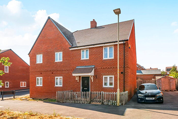 3 Bedroom Semi-Detached House For Sale In Wallace Avenue, Boorley Green, Southampton, SO32