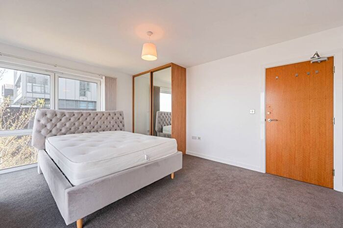 3 Bedroom Flat To Rent In Olympian Way, North Greenwich, London, SE10