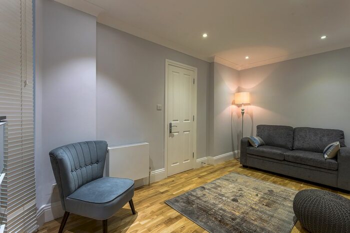 1 Bedroom Flat To Rent In Cleveland Gardens, London W2