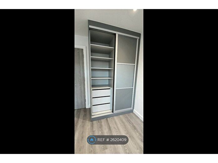 1 Bedroom Flat To Rent In Montrose House, Slough, SL1