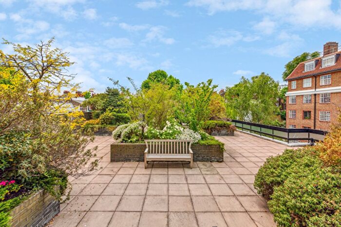 2 Bedroom Flat For Sale In Chelsea Towers, Chelsea Manor Gardens, SW3