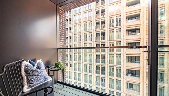 2 Bedroom Apartment To Rent In Thornes House, Nine Elms, SW11