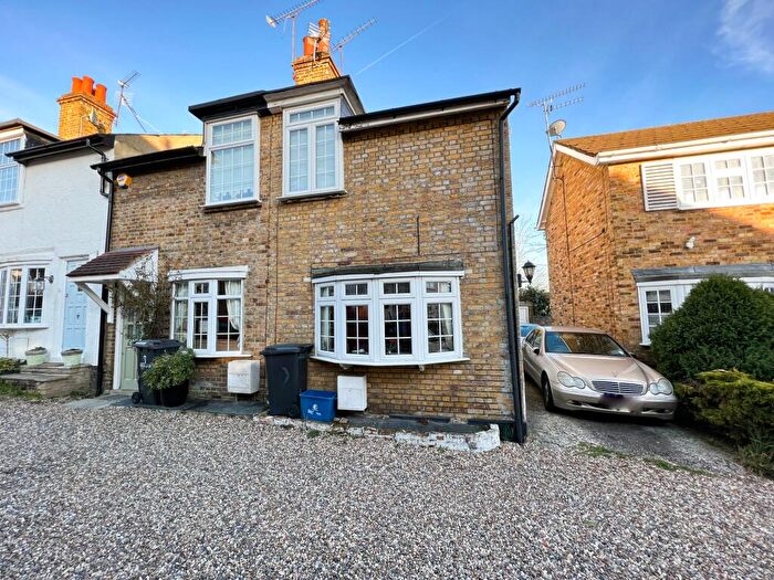 2 Bedroom Cottage To Rent In Englands Lane, Loughton, IG10